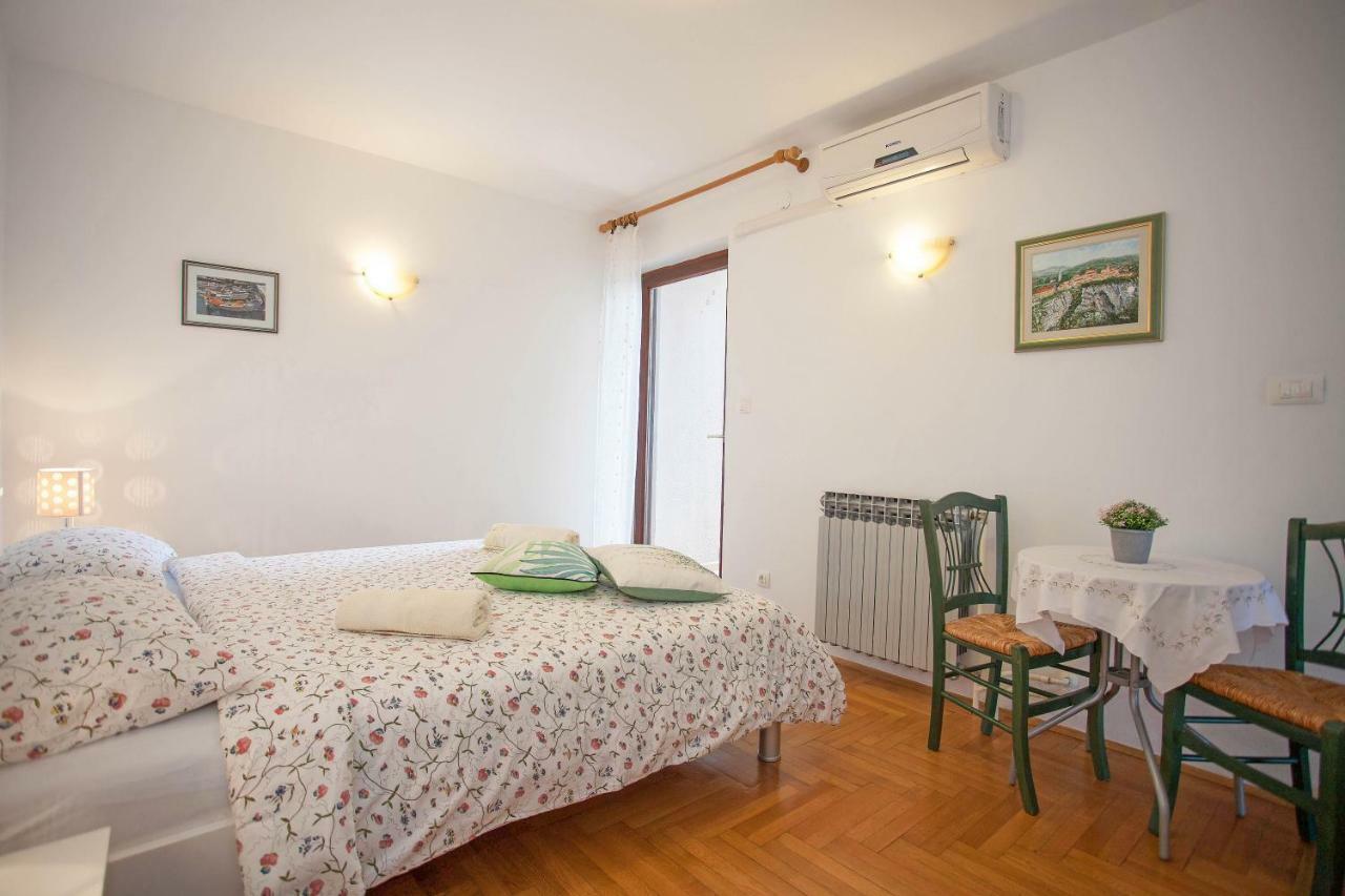 Apartment Studio Sole Rovinj Exterior photo