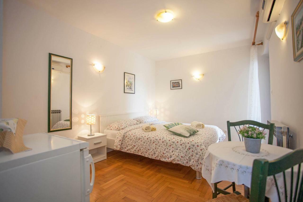 Apartment Studio Sole Rovinj Exterior photo